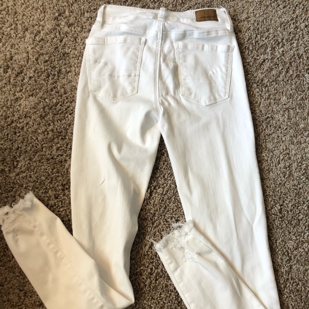 American Eagle White Stretchy Jeans
